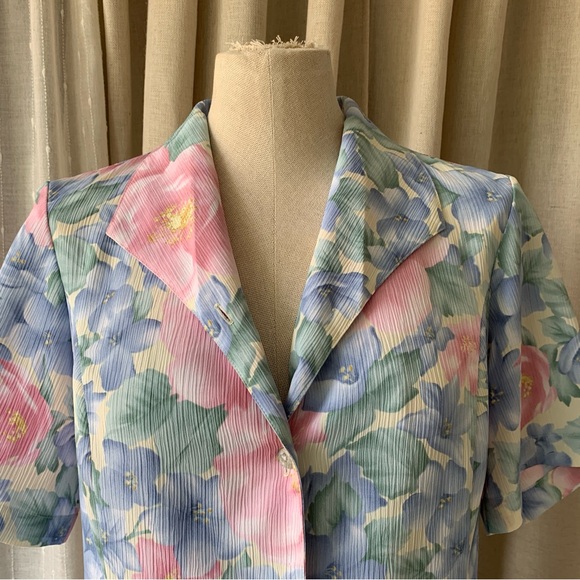 ALIA VINTAGE PASTEL FLORAL BUTTON UP SHORT SLEEVED BLOUSE 8 - Picture 5 of 8